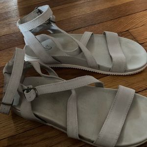 Chaco gladiator off white sandals